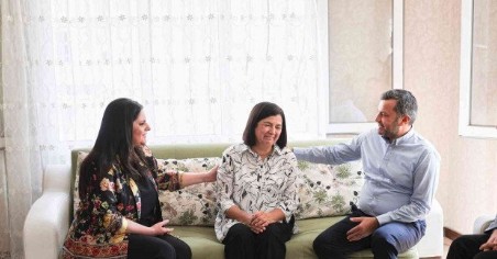 Cumhurbaşkanı Erdoğan talimat verdi! CHP'li belediyenin işten kovduğu şehit eşine Yüreğir Belediyesi sahip çıktı